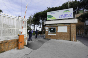 sante 60 patients atteints dhepatite a a lhopital cotugno de naples chiffres au dessus de la normale