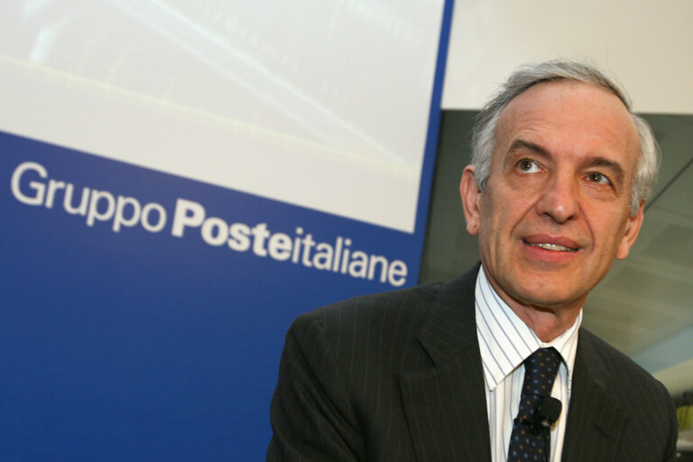 poste italiane lance une opa publique sur lensemble du capital de telecom italia