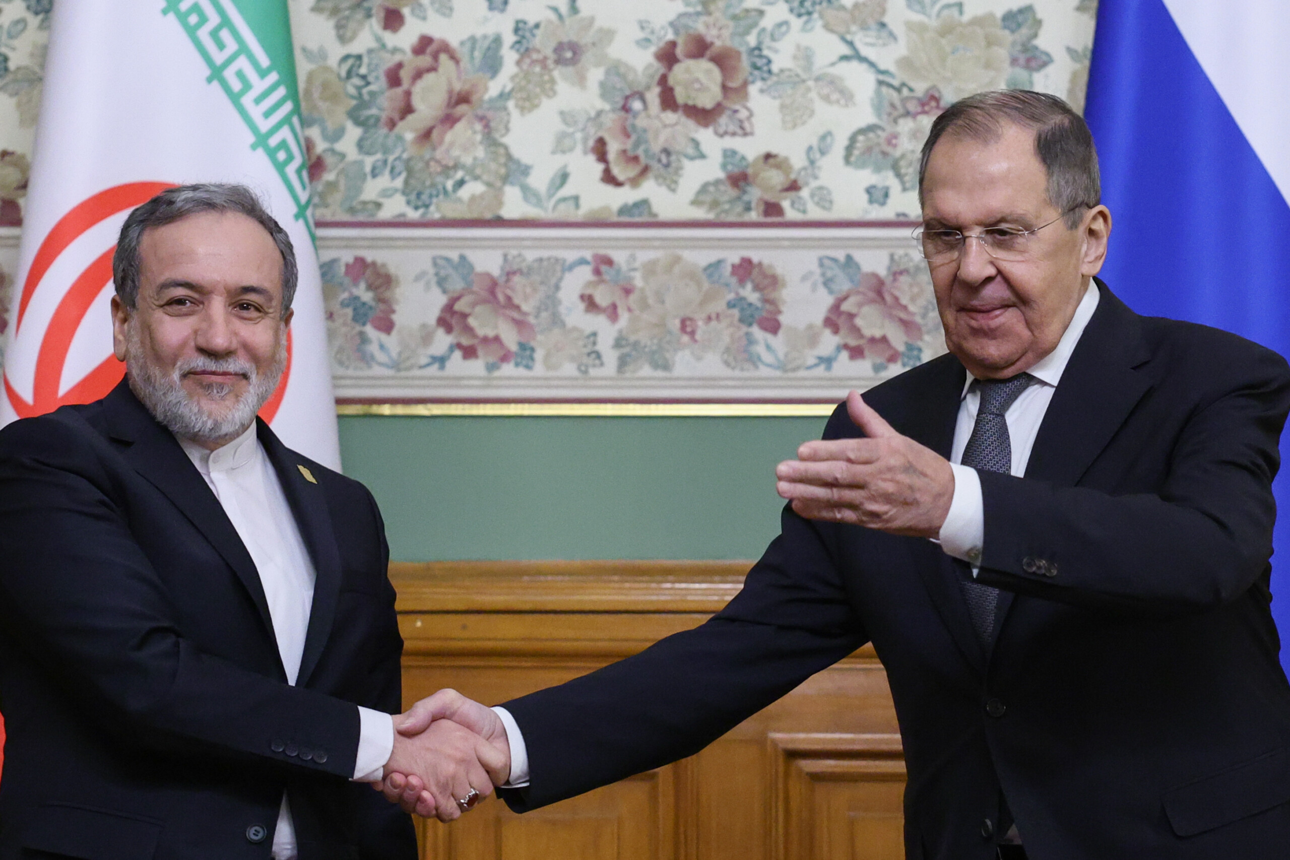 iran lavrov sentretient avec araghchi les frappes americano israeliennes contre des sites energetiques sont inacceptables scaled