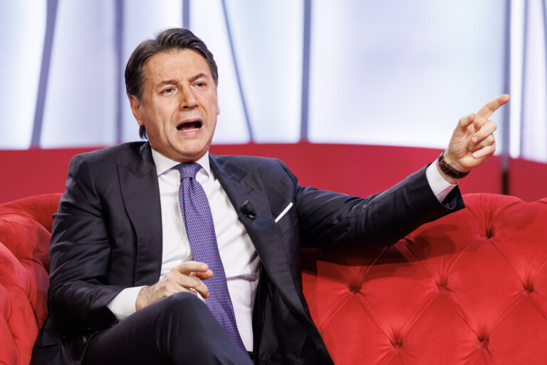 gouvernement conte limpact du referendum fera t il egalement demissionner santanche