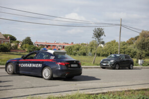 lecce abus sexuels sur une fillette de 8 ans deux personnes arretees dont la mere