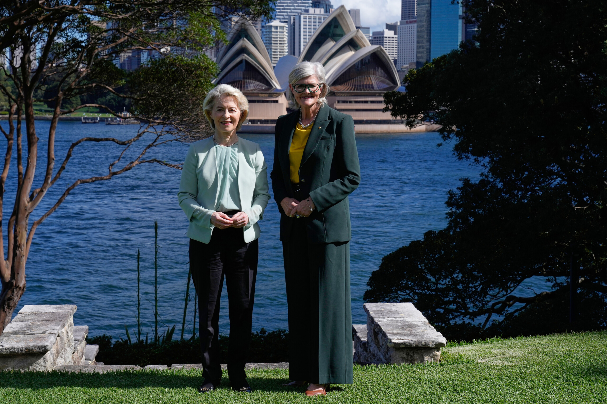 ue von der leyen nous etudions des restrictions concernant lutilisation des reseaux sociaux par les mineurs scaled