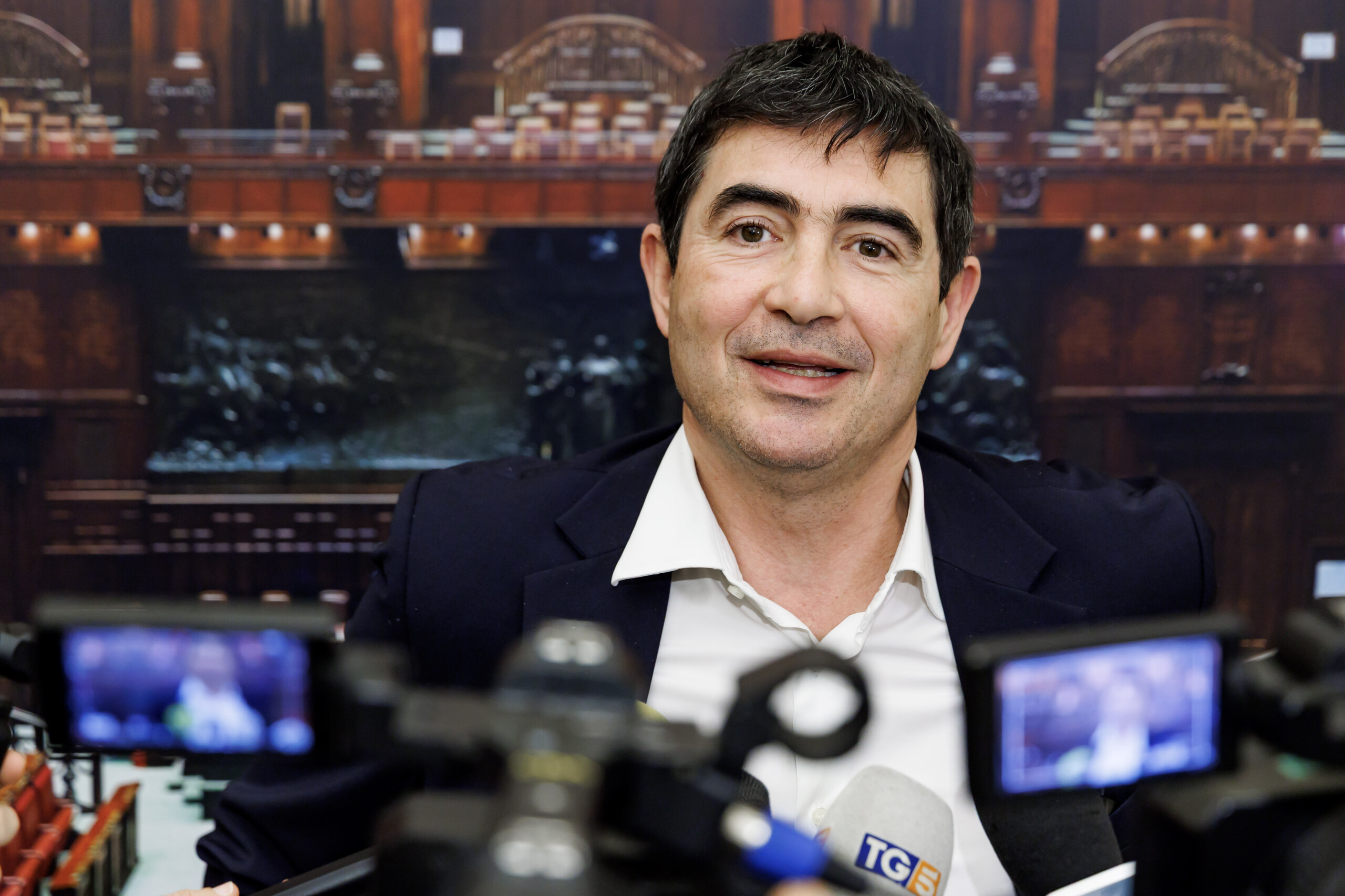 c sinistra fratoianni priorite au programme on soccupera du leader plus tard scaled