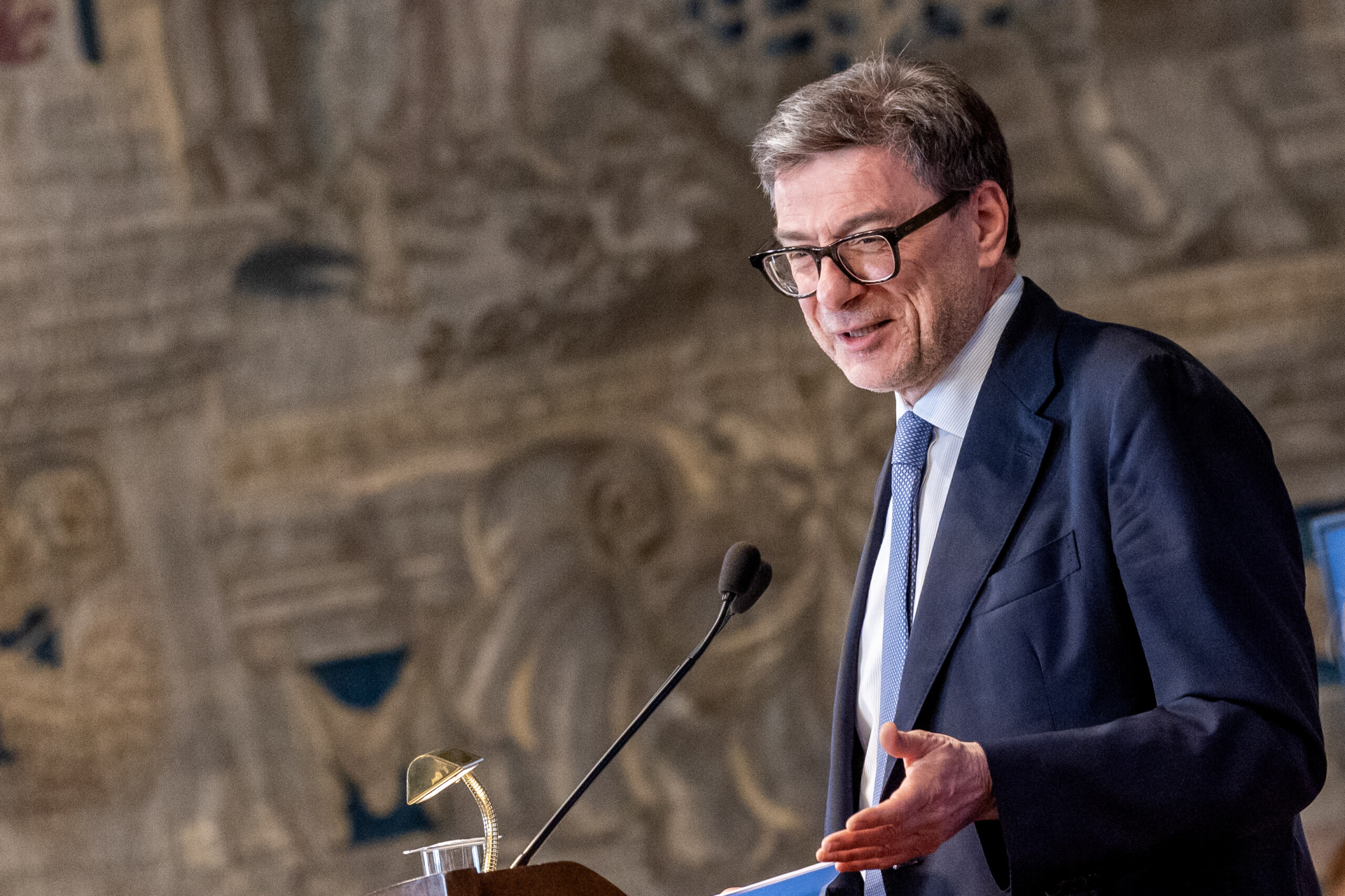 UE, Giorgetti à l'Eurogroupe : « Se concentrer sur les impacts de la crise énergétique au Moyen-Orient » 1 ue giorgetti a leurogroupe se concentrer sur les impacts de la crise energetique au moyen orient scaled