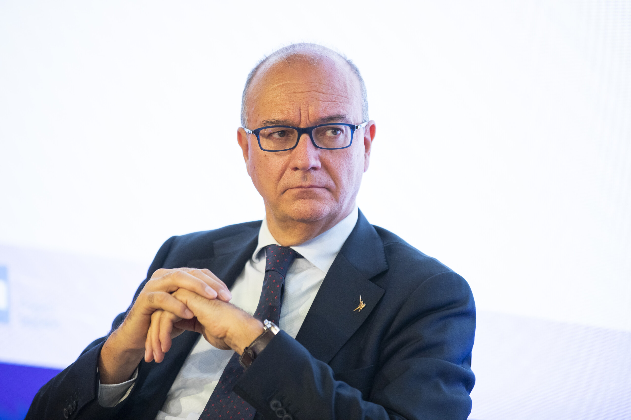 bergame m valditara rend visite a lhopital a une enseignante poignardee scaled