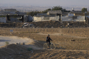 iran israel intercepte un missile iranien sirenes declenchees dans le neguev