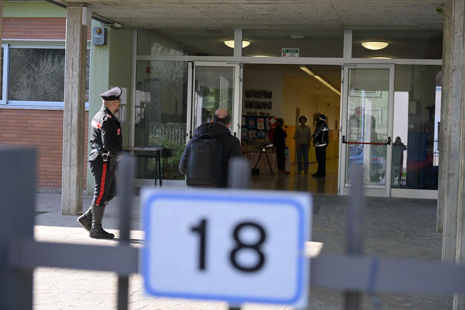 bergame la professeure poignardee a quitte lhopital son avocat indique quelle souhaite retourner a lecole des que possible