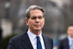 iran bessent les etats unis vont reprendre le controle du detroit dormuz