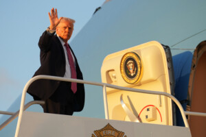 trump envisage une operation visant a extraire de luranium iranien