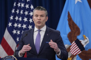 iran hegseth des pourparlers actifs et concrets pour linstant nous negocions a coups de bombes