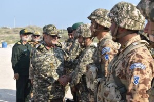 iran pasdaran loffensive se poursuivra jusqua ce que les ennemis soient mis a genoux