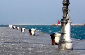 mauvais temps dans la nuit a trieste les pompiers interviennent pour la forte bora