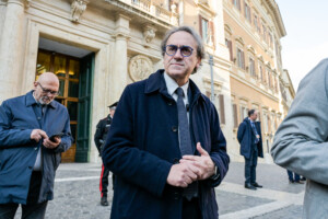 c sinistra bonelli que personne ne pense pouvoir gagner tout seul