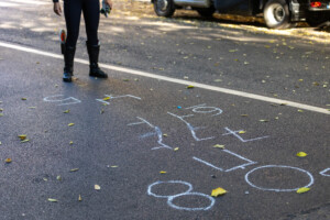 milan collision entre une moto et une voiture dans la nuit un jeune de 19 ans meurt