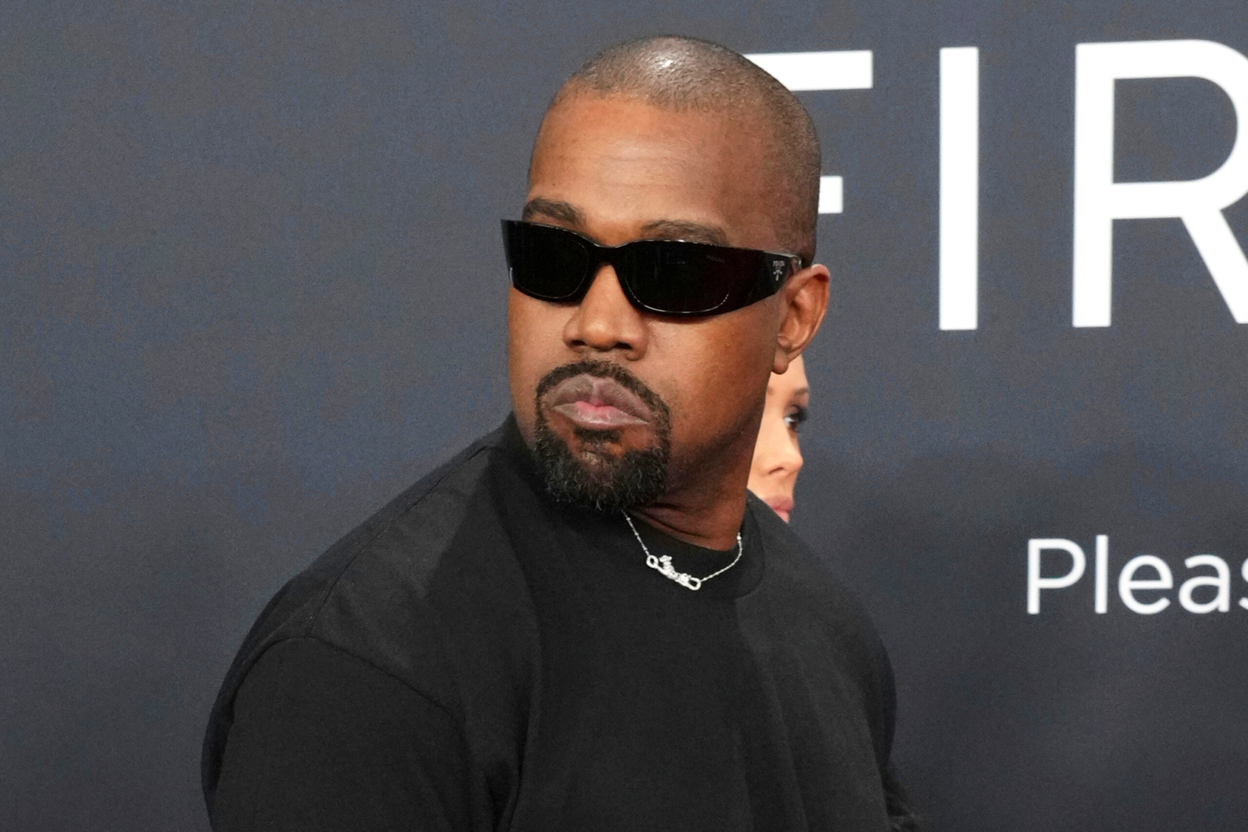 musique le royaume uni refuse lentree a kanye west apres des declarations antisemites scaled