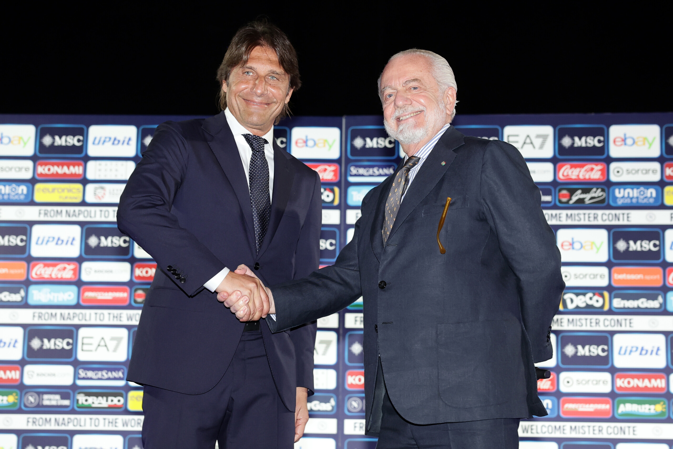 Naples, De Laurentiis : « Conte sélectionneur ? S'il me le demandait, je le laisserais partir » 1 naples de laurentiis conte selectionneur sil me le demandait je le laisserais partir scaled