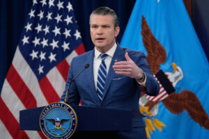 iran hegseth une victoire historique teheran a supplie quun cessez le feu soit declare