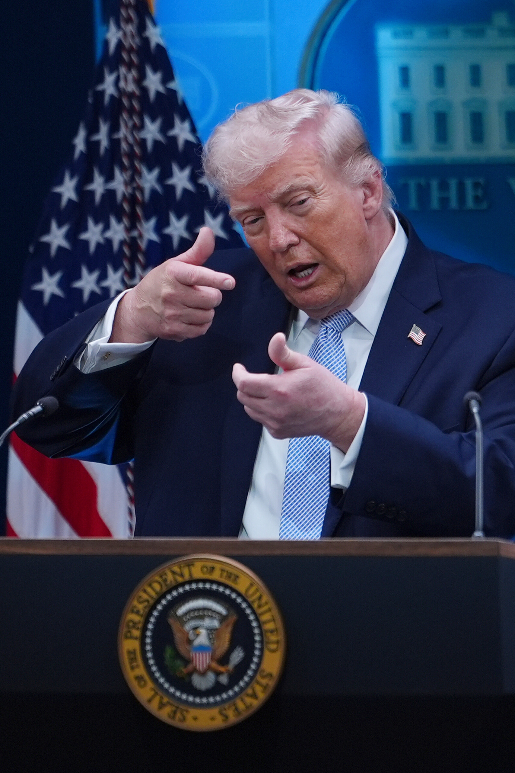 Trump : « Des droits de douane de 50 % pour ceux qui vendent des armes à Téhéran » 1 trump des droits de douane de 50 pour ceux qui vendent des armes a teheran scaled