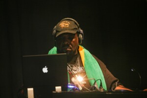 musique afrika bambaataa pionnier du hip hop est decede a lage de 68 ans