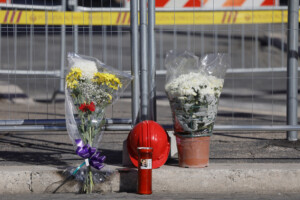 palerme les deux ouvriers decedes apres etre tombes dune grue navaient pas de contrat