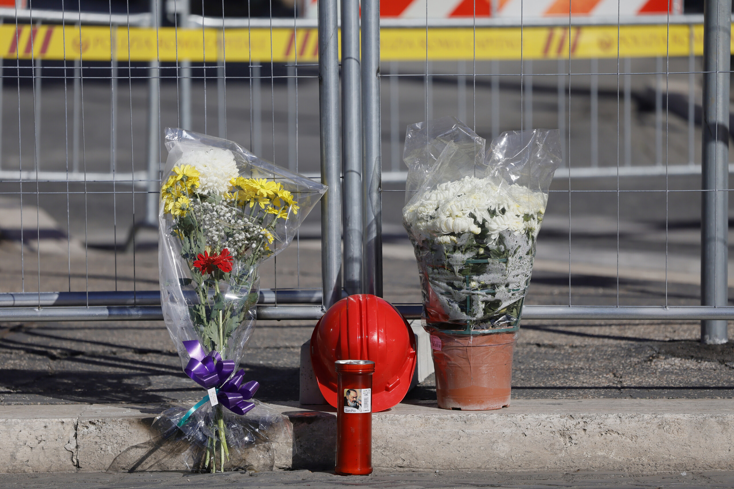 palerme les deux ouvriers decedes apres etre tombes dune grue navaient pas de contrat scaled