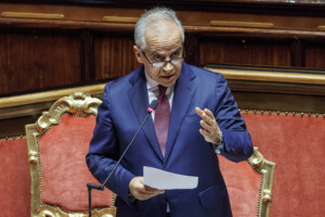 terrorisme piantedosi la menace anarchiste subversive est bien reelle