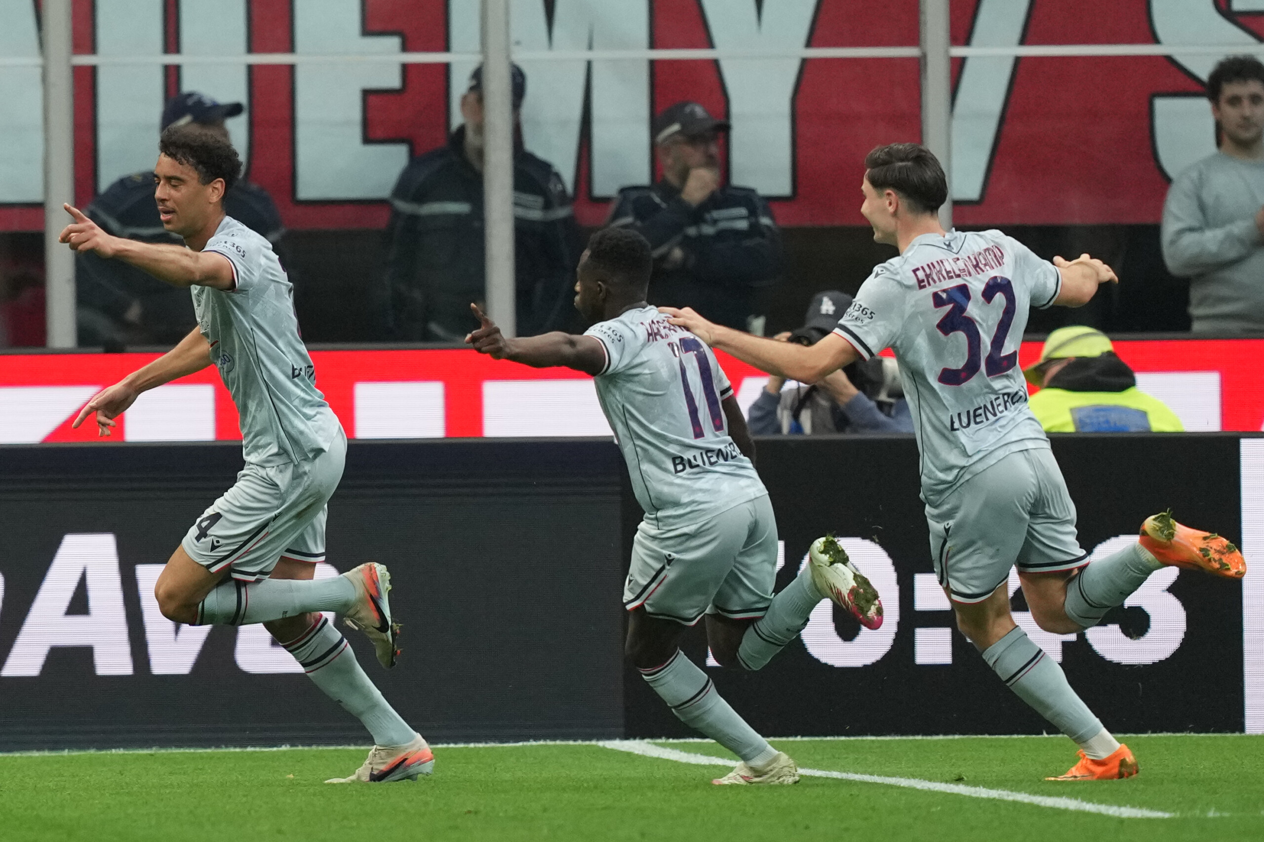 Serie A : déroute du Milan ; l'Udinese s'impose 0-3 à San Siro 1 serie a deroute du milan ludinese simpose 0 3 a san siro scaled