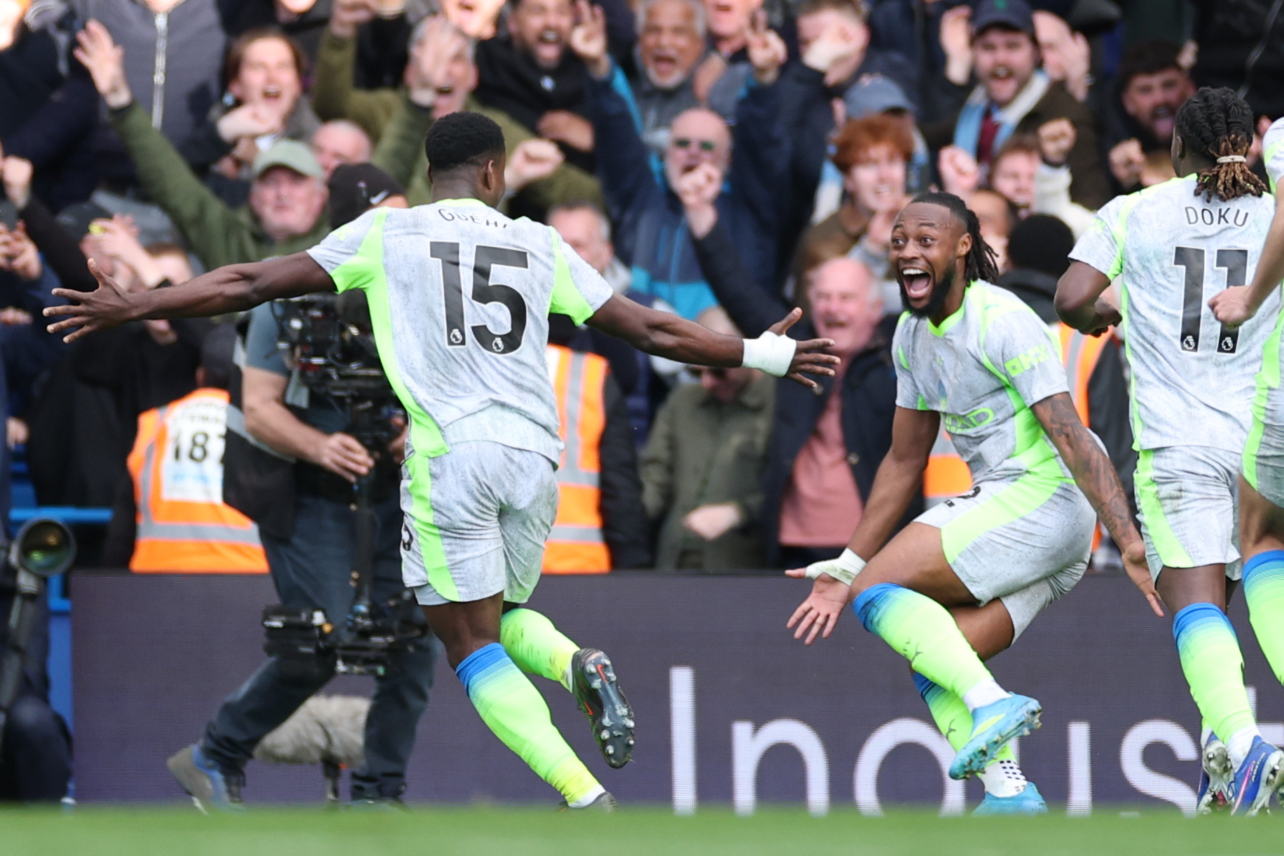 football premier league manchester city ecrase chelsea 3 0 a 6 points darsenal