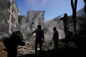 liban au moins cinq morts lors dun raid israelien dans le sud du pays