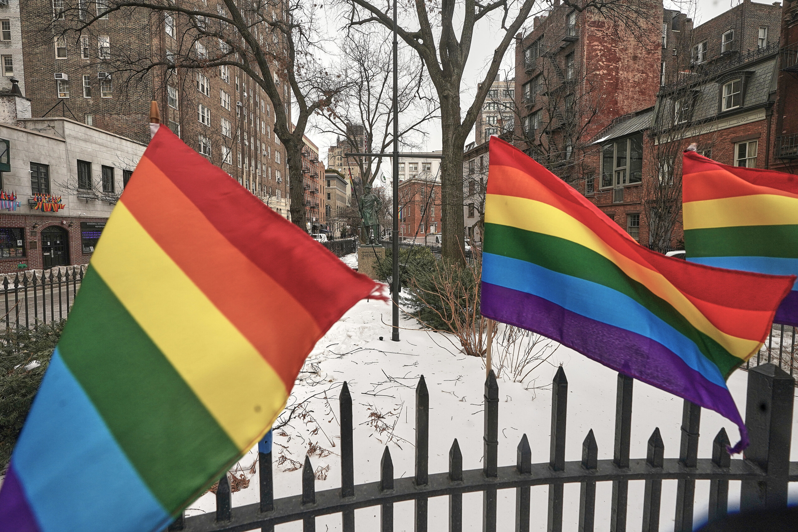 États-Unis, l’administration Trump accepte de maintenir le drapeau Pride exposé à Stonewall 1 etats unis ladministration trump accepte de maintenir le drapeau pride expose a stonewall scaled