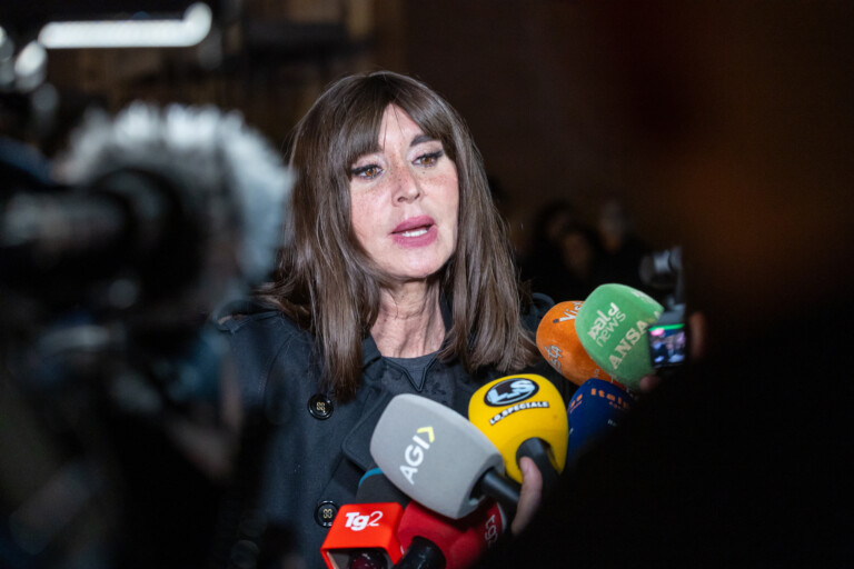 bernini je tiens a exprimer toute ma solidarite a marina berlusconi ce nest pas du journalisme