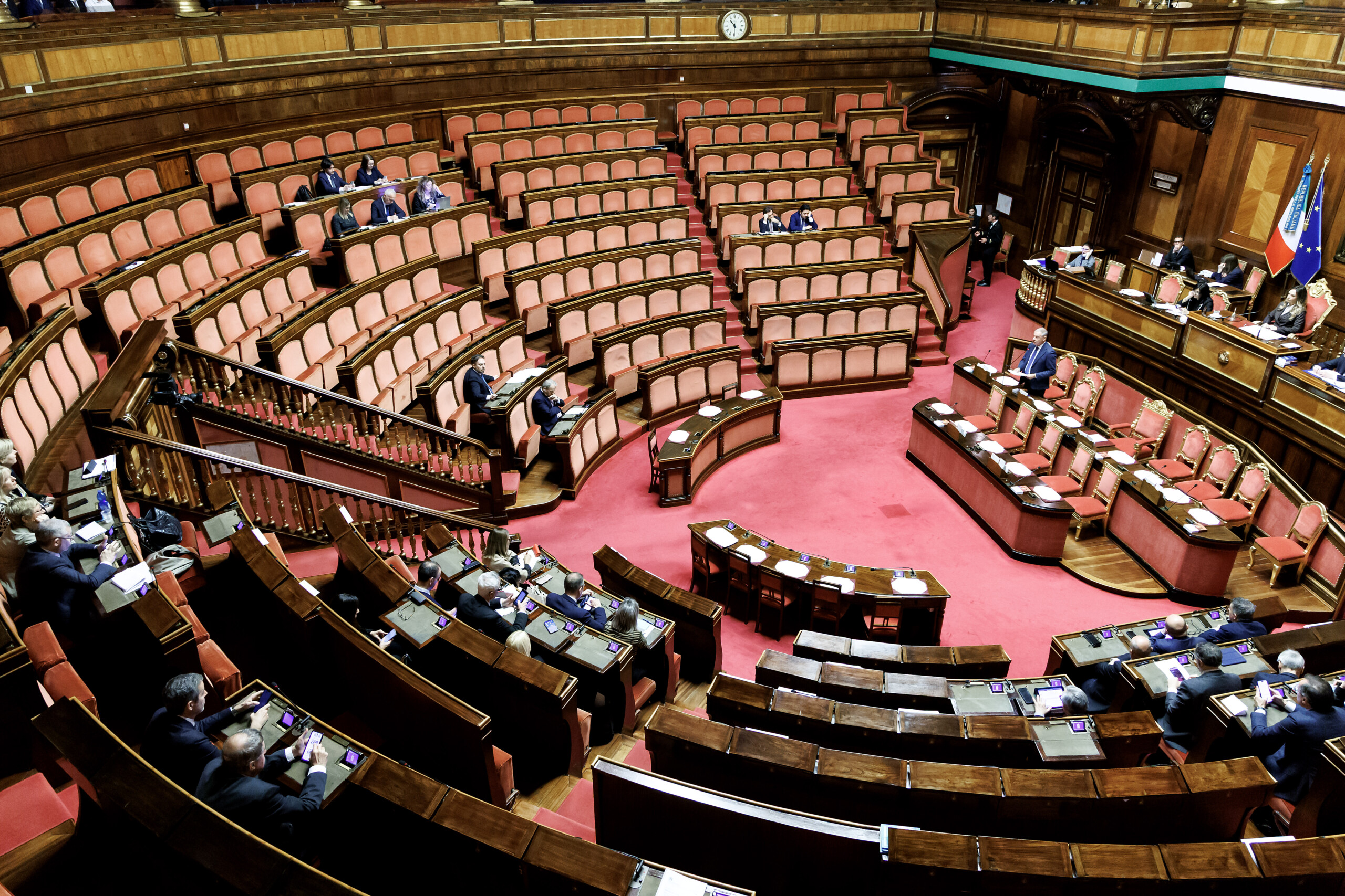 deliberation sur le pnrr le senat lui accorde sa confiance par 101 voix pour la loi est adoptee scaled
