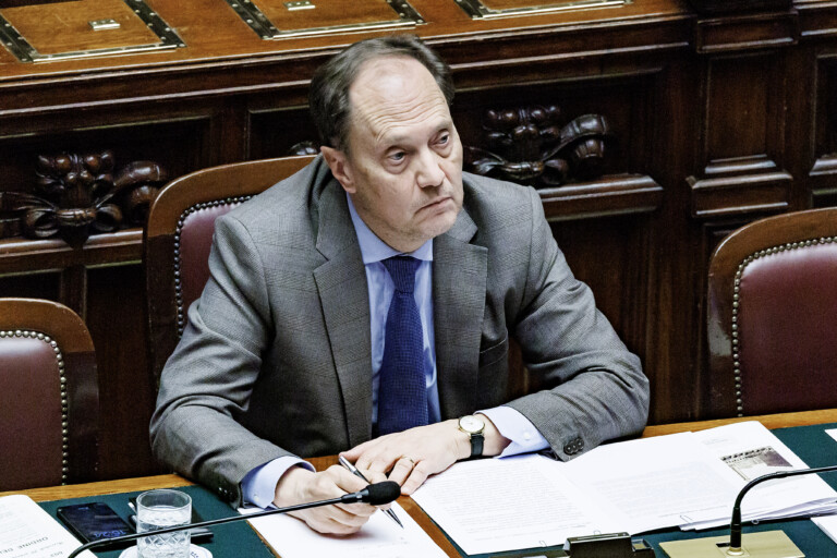 iran ciriani si la crise du detroit dormuz nest pas resolue il y a un risque de recession mondiale