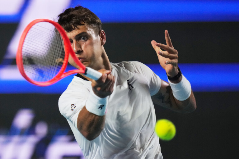 tennis atp monaco cobolli bat bergs et se qualifie pour les quarts de finale