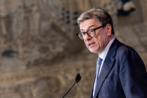 iran giorgetti la reouverture du detroit dormuz est une bonne chose mais cela ne signifie pas que la situation est reglee