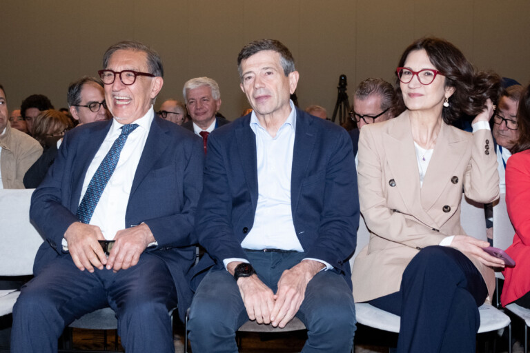 maire de milan la russa je veux un homme politique cest moi qui ai propose le nom de lupi