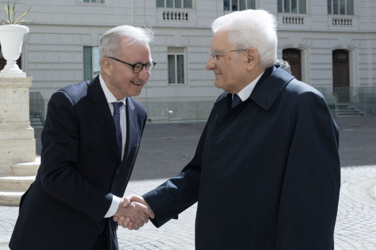 decret loi sur la securite vers un amendement visant a supprimer la disposition relative aux avocats et troisieme lecture au senat
