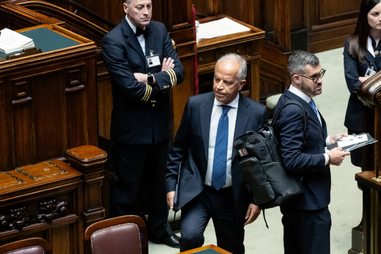 decret loi sur la securite piantedosi adoptons le texte nous apporterons des corrections a la disposition relative aux retours