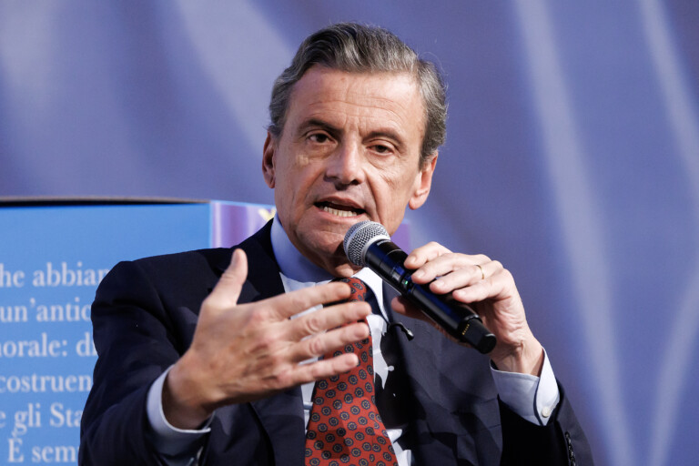 iran calenda trump est un fou dangereux il va plonger le monde dans la recession