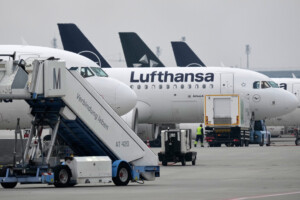allemagne lufthansa supprime la gratuite des bagages a main nouveau tarif economy basic