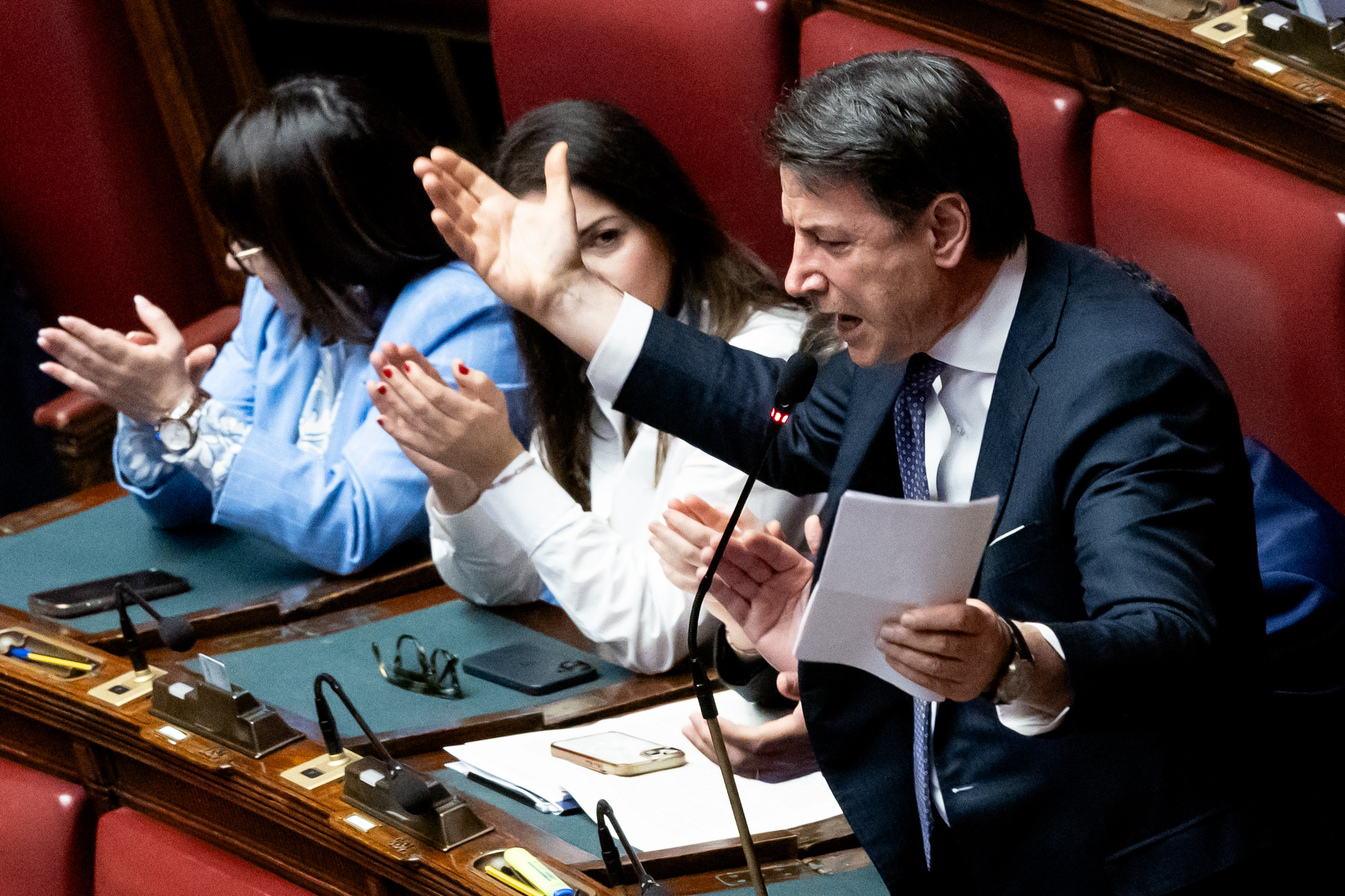 comptes publics conte echec de meloni et giorgetti quils se regardent dans le miroir