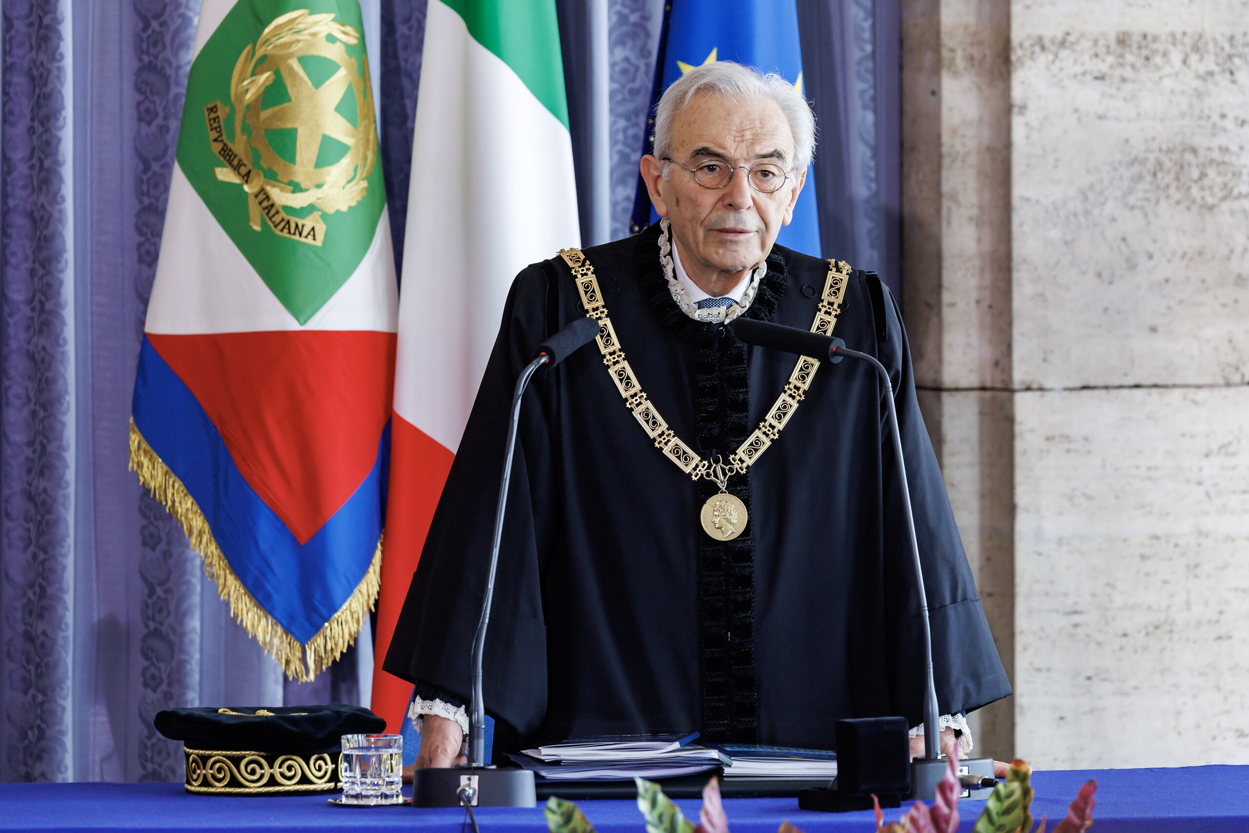 decret securite amoroso je ne peux pas en parler cela pourrait etre examine par la cour scaled