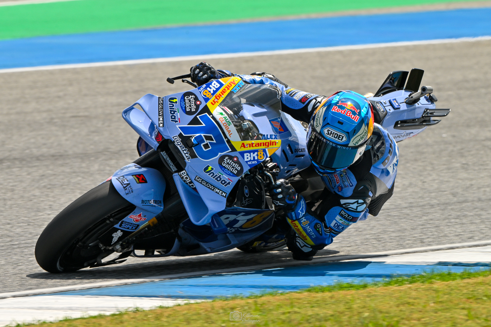 grand prix despagne alex marquez simpose devant bezzecchi marc marquez abandonne