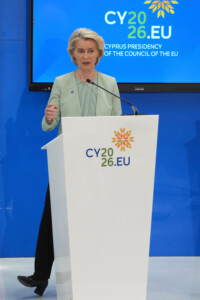 ue von der leyen miser sur les energies renouvelables et les petits reacteurs nucleaires