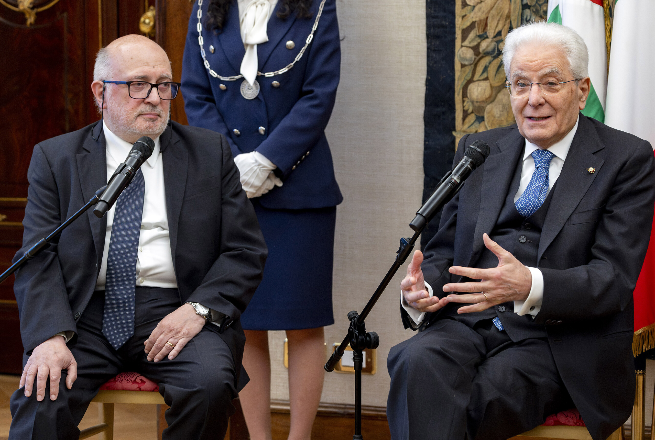 mattarella plus de livres et moins darmes si des puissants lisaient nous en beneficierions scaled