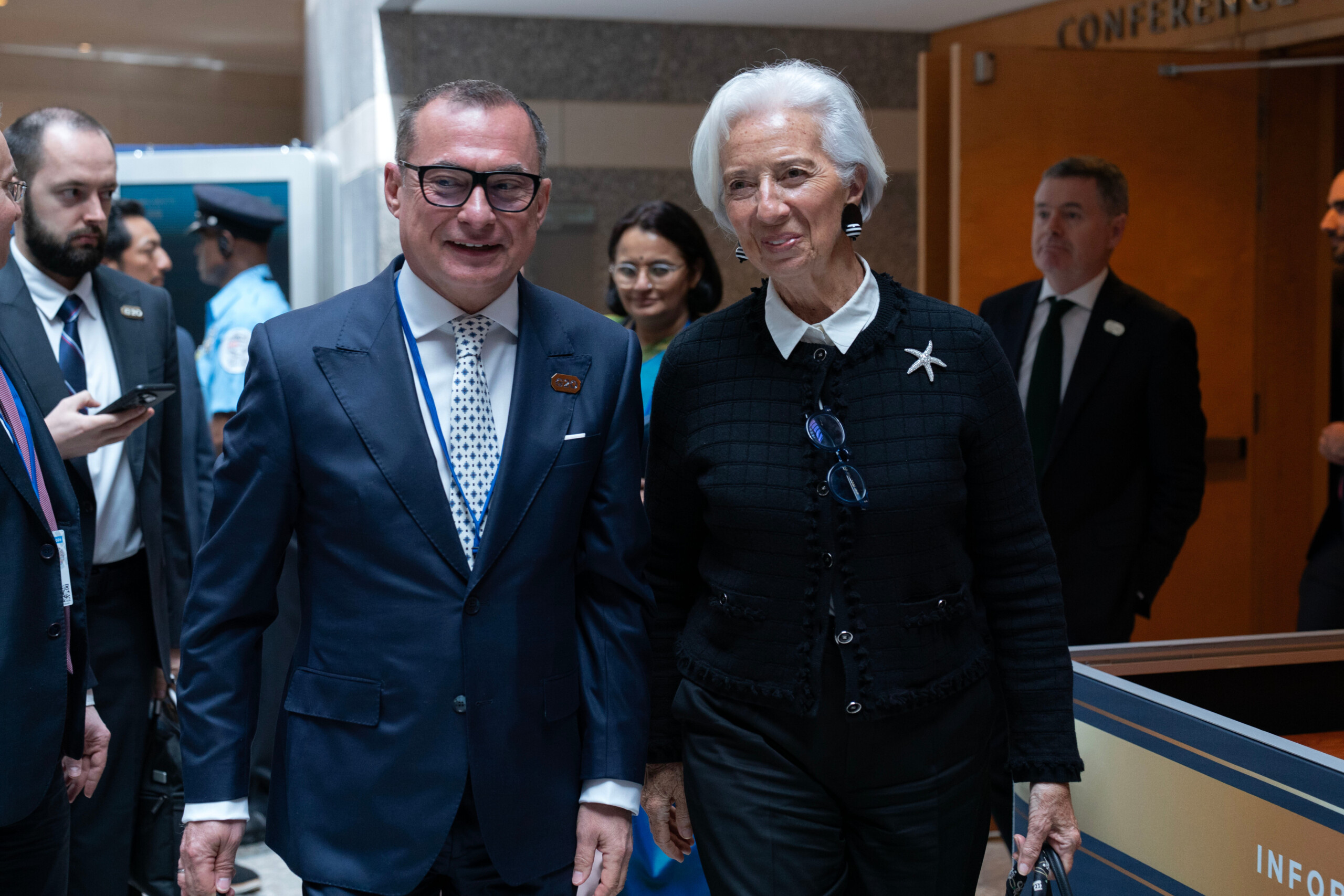 bce le conseil des gouverneurs maintient ses taux dinteret inchanges scaled