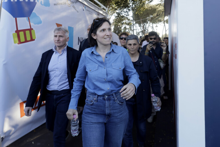 1er mai schlein apres trois ans le gouvernement se preoccupe enfin des salaires mais manque de courage sur le salaire minimum