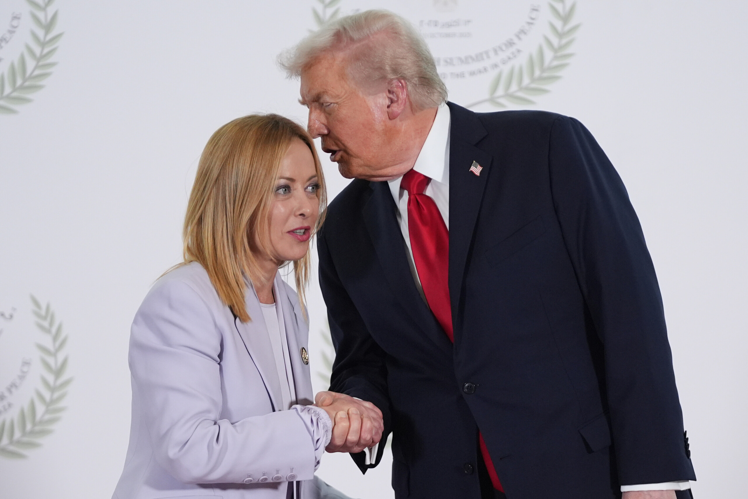 iran trump conferma non sono contento di italia e spagna scaled