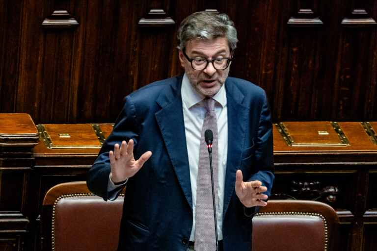 finances publiques giorgetti prets a soutenir les revenus des menages et la tresorerie des entreprises
