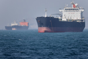 iran maersk confirme un navire a quitte le golfe sous escorte americaine